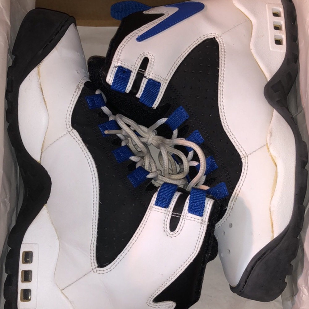 Air darwin size 5.5Y